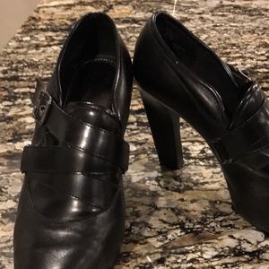 Simply Vera Vera Wang Black leather bootie